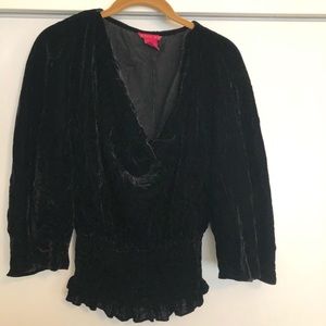 Sunny Leigh black top size s